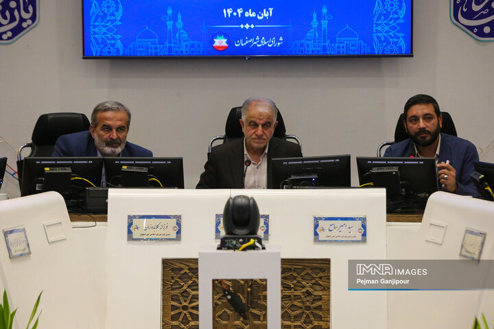 نشست هم‌اندیشی مدیریت شهری و اعضای شورای شهرهای اصفهان و کرمان