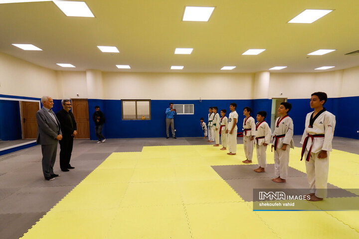 آیین بهره‌برداری از پروژه‌های منطقه ۱۳ شهرداری اصفهان