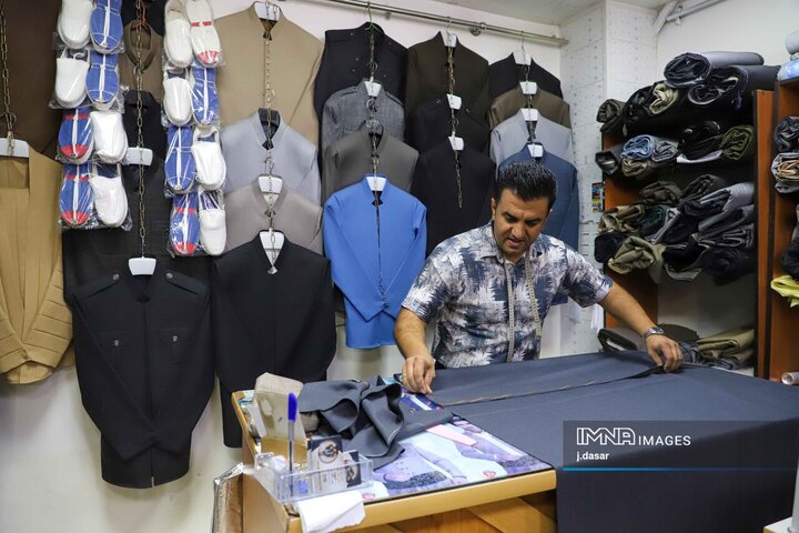 لباس کردی؛ رنگ، اصالت و هنر در دل سنندج