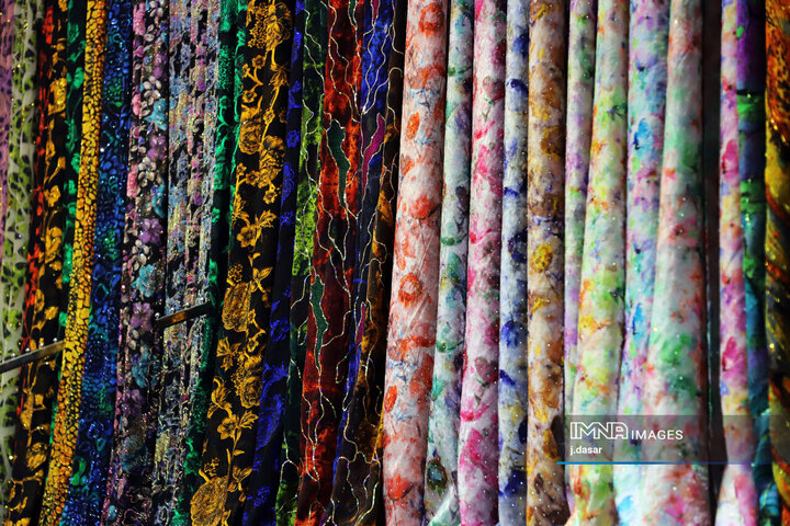 لباس کردی؛ رنگ، اصالت و هنر در دل سنندج