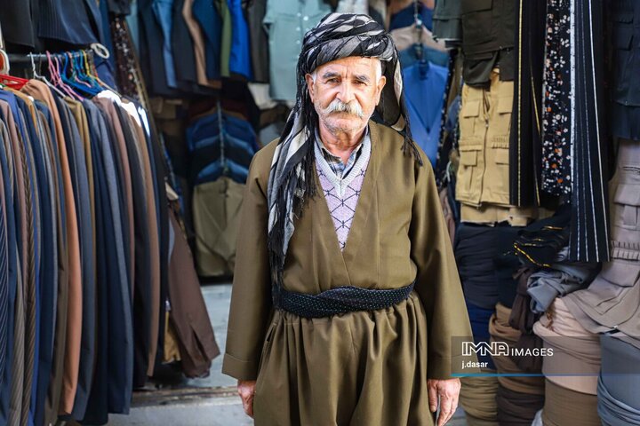 لباس کردی؛ رنگ، اصالت و هنر در دل سنندج