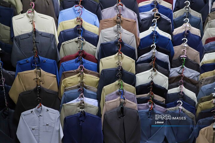 لباس کردی؛ رنگ، اصالت و هنر در دل سنندج