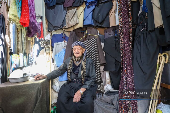 لباس کردی؛ رنگ، اصالت و هنر در دل سنندج