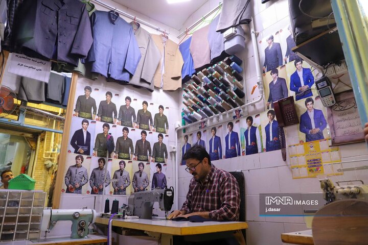 لباس کردی؛ رنگ، اصالت و هنر در دل سنندج