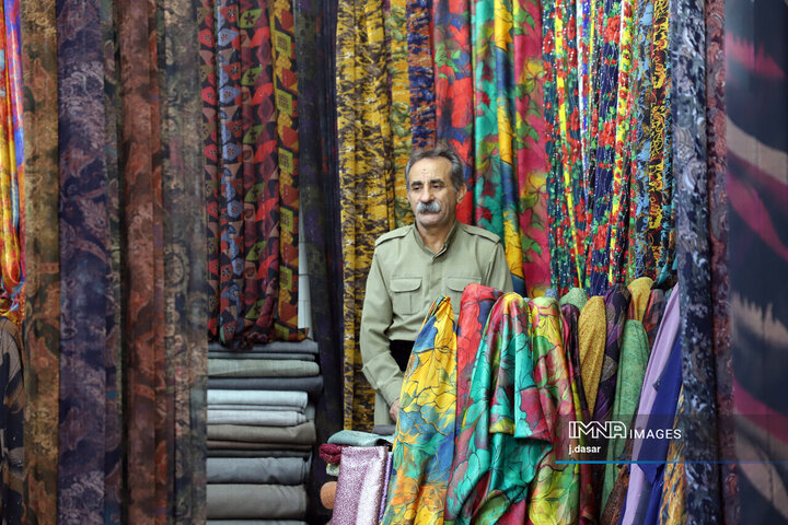 لباس کردی؛ رنگ، اصالت و هنر در دل سنندج