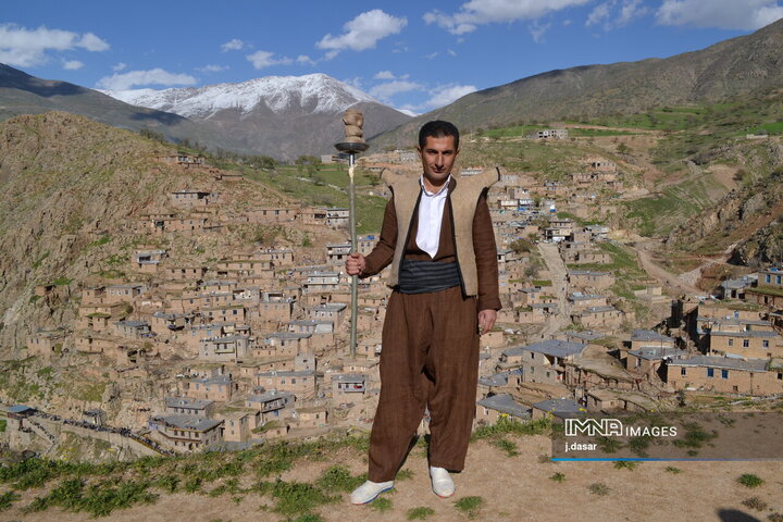 لباس کردی؛ رنگ، اصالت و هنر در دل سنندج