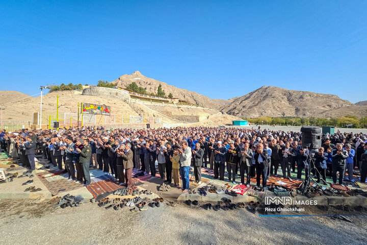 اقامه نماز باران در نجف‌آباد اصفهان