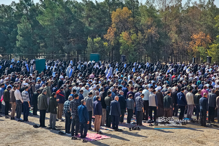 اقامه نماز باران در نجف‌آباد اصفهان