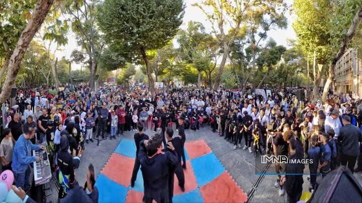 گردهمایی ۲۰۰۰ ورزشکار اصفهانی در چهارباغ عباسی به‌مناسبت هفته تربیت بدنی