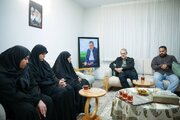 دیدار لاریجانی با خانواده‌ شهید سرلشکر سعید ایزدی 