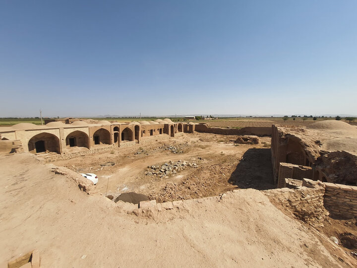 آغاز عملیات مرمت مجموعه تاریخی کاروانسرای البرز در قم 