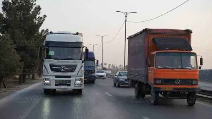 آغاز طرح کنترل ناوگان حمل‌ونقل در لاین سرعت بزرگراه‌ها و آزادراه‌ها