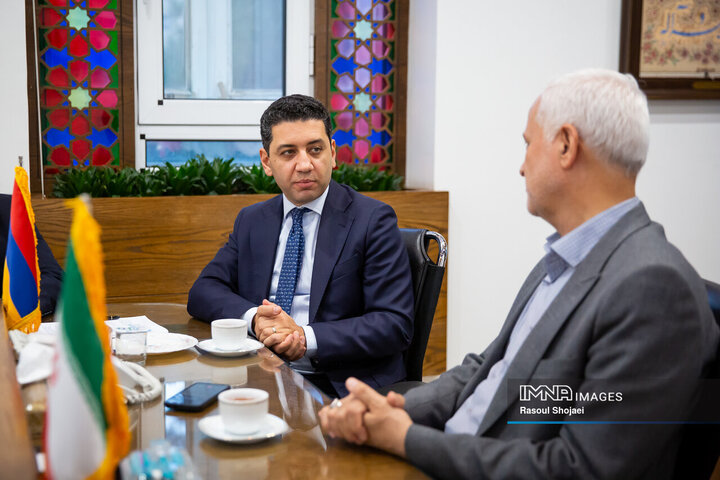 دیدار شهردار اصفهان و سفیر ارمنستان در ایران