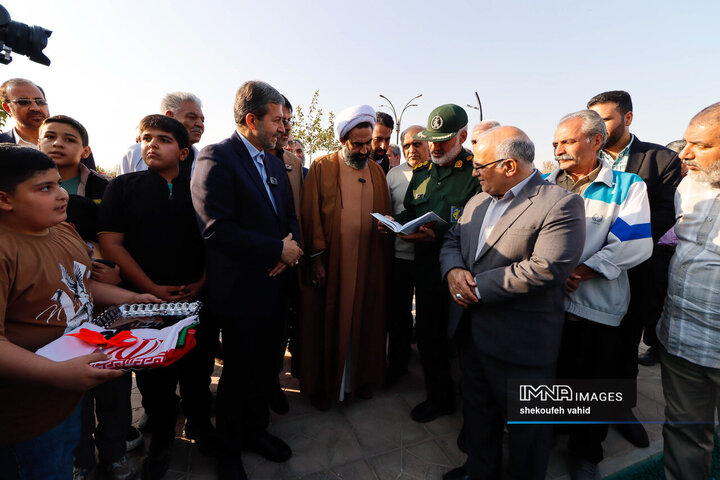 آیین افتتاح پروژه‌های شهرداری درچه