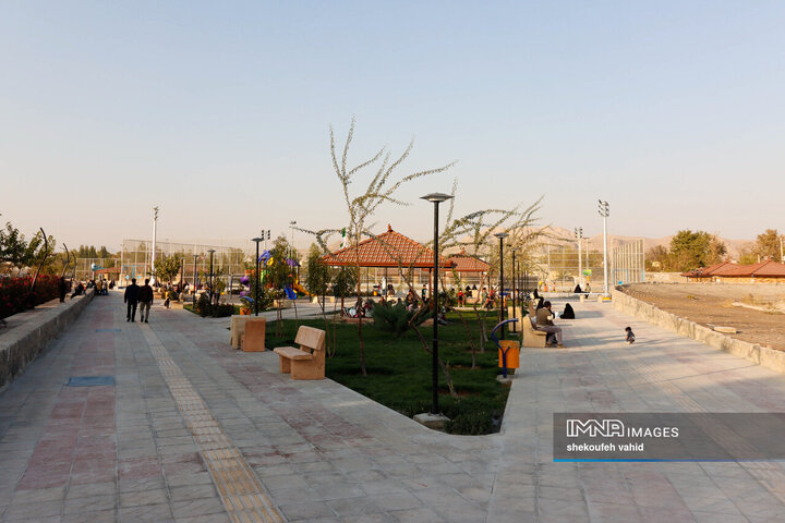 آیین افتتاح پروژه‌های شهرداری درچه