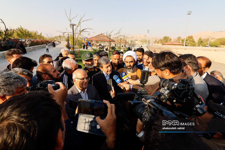 آیین افتتاح پروژه‌های شهرداری درچه