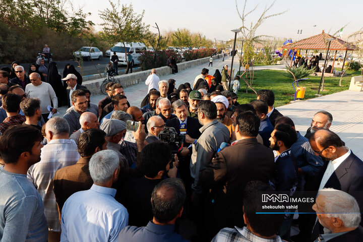 آیین افتتاح پروژه‌های شهرداری درچه