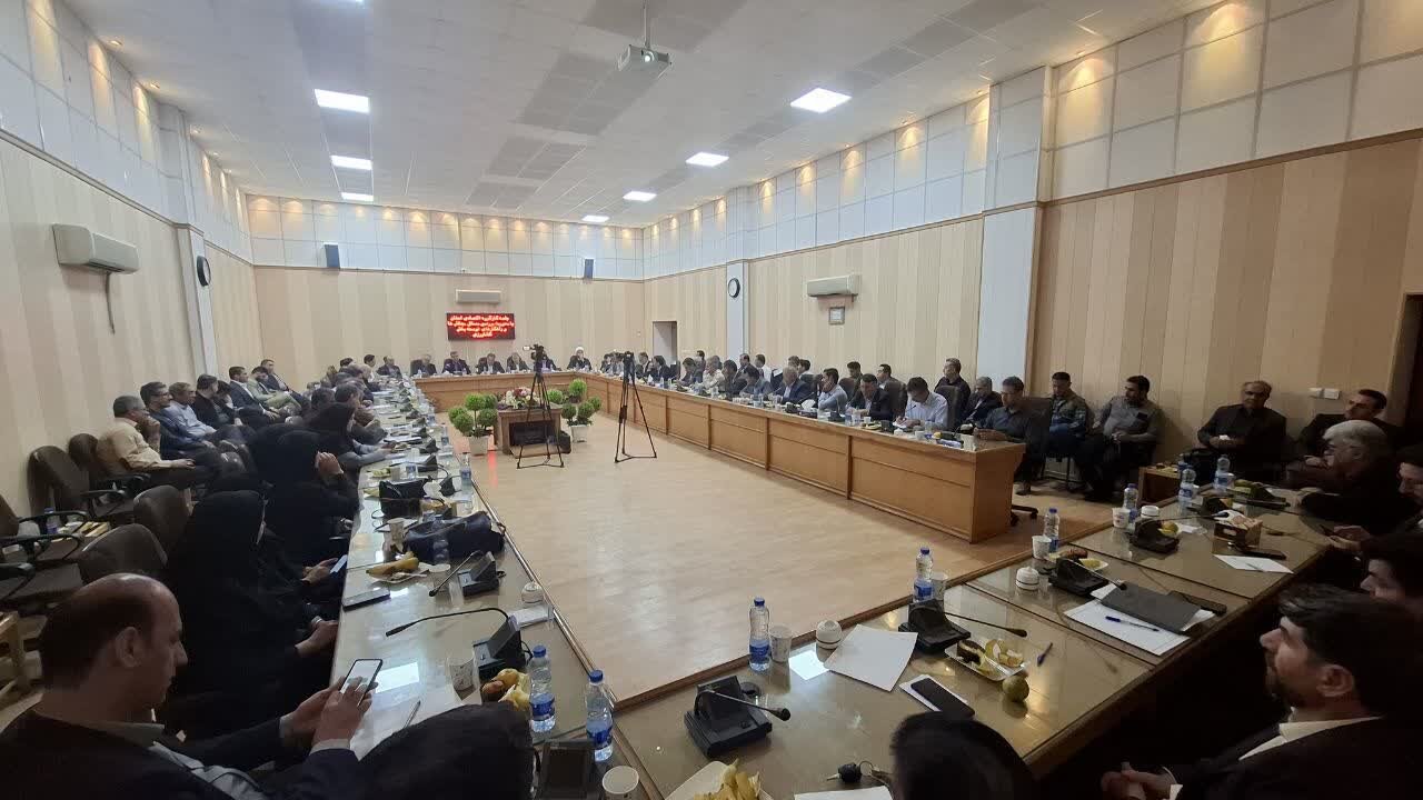 مدیریت منابع آبی و خاکی باید در اولویت برنامههای اجرایی قرار گیرد