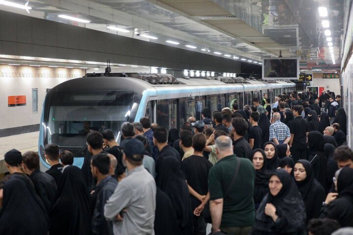 خدمت‌دهی رایگان متروی مشهد در روز شهادت حضرت فاطمه زهرا(س)