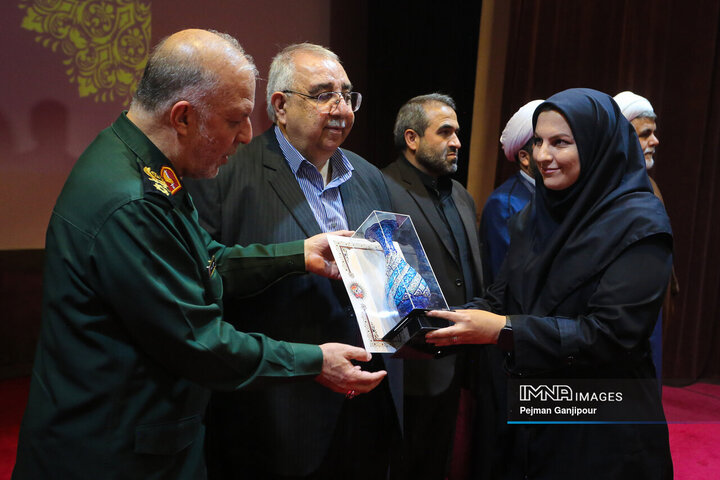 گردهمایی اساتید بسیجی استان اصفهان