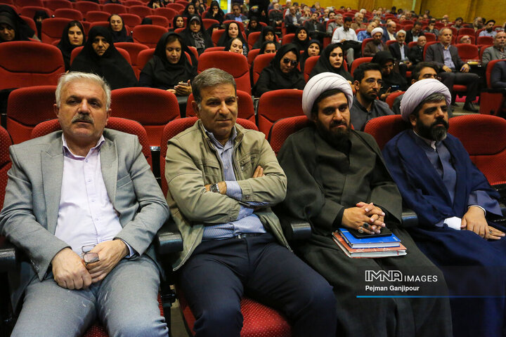 گردهمایی اساتید بسیجی استان اصفهان