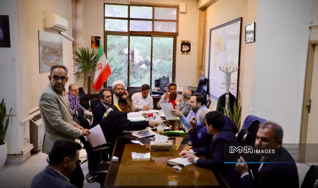 رسیدگی به بیش از ۱۴ پرونده در کمیته نظارتی شورای شهر در منطقه ۶ اصفهان