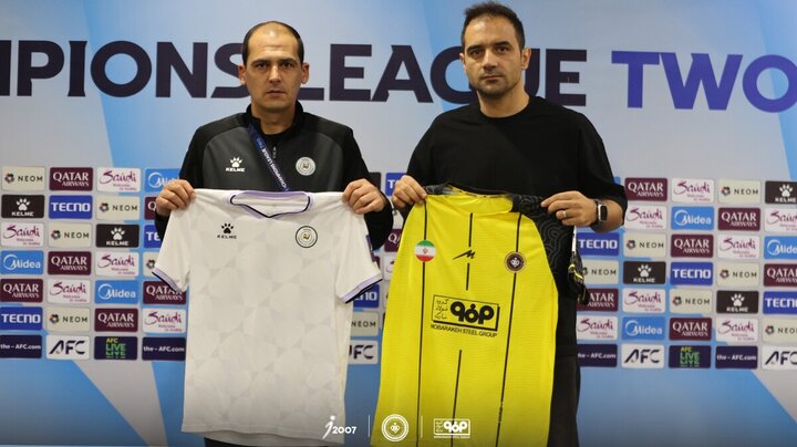 سپاهان با لباس زرد رنگ مقابل آخال ترکمنستان