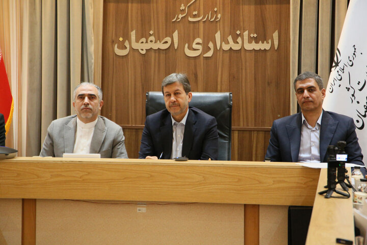 پروژه‌های خورشیدی اصفهان افتتاح شد | گام بلند دولت برای توسعه انرژی‌های تجدیدپذیر