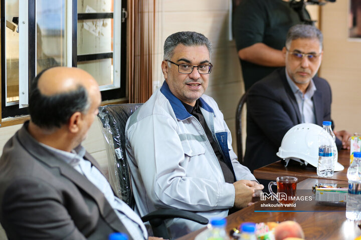 بازدید هیئت اندیشه‌ورز بسیج استان اصفهان از خط ۲ قطار شهری اصفهان