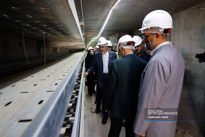 بازدید هیئت اندیشه‌ورز بسیج استان اصفهان از خط ۲ قطار شهری اصفهان