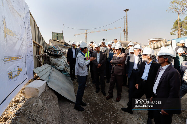 بازدید هیئت اندیشه‌ورز بسیج استان اصفهان از خط ۲ قطار شهری اصفهان