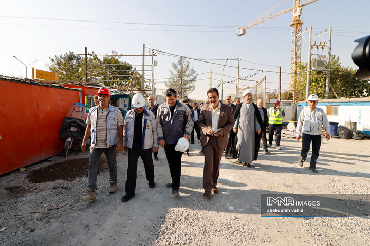 بازدید هیئت اندیشه‌ورز بسیج استان اصفهان از خط ۲ قطار شهری اصفهان