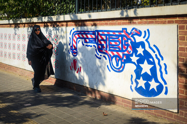 نقش حقیقت بر دیوار استکبار