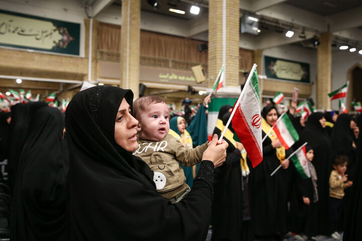 دیدار دانش‌آموزان و دانشجویان با رهبر انقلاب