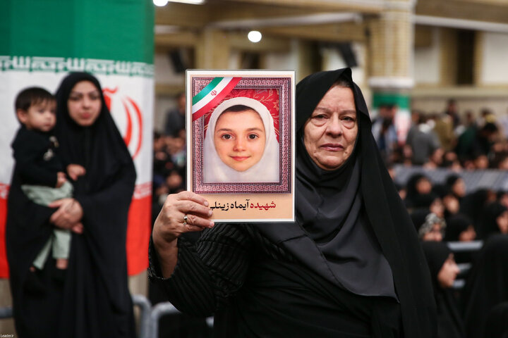 دیدار دانش‌آموزان و دانشجویان با رهبر انقلاب