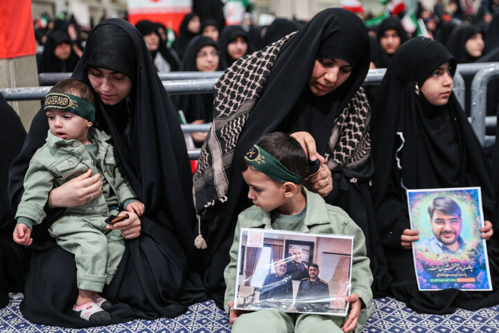 دیدار دانش‌آموزان و دانشجویان با رهبر انقلاب