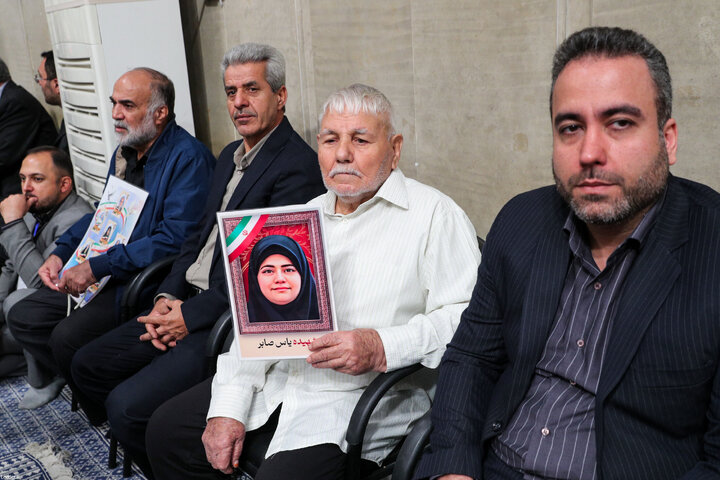 دیدار دانش‌آموزان و دانشجویان با رهبر انقلاب