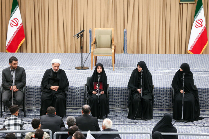 دیدار دانش‌آموزان و دانشجویان با رهبر انقلاب