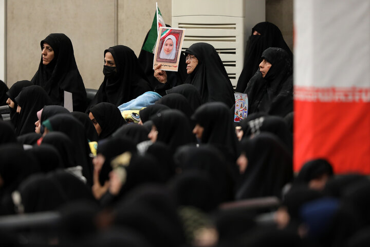 دیدار دانش‌آموزان و دانشجویان با رهبر انقلاب