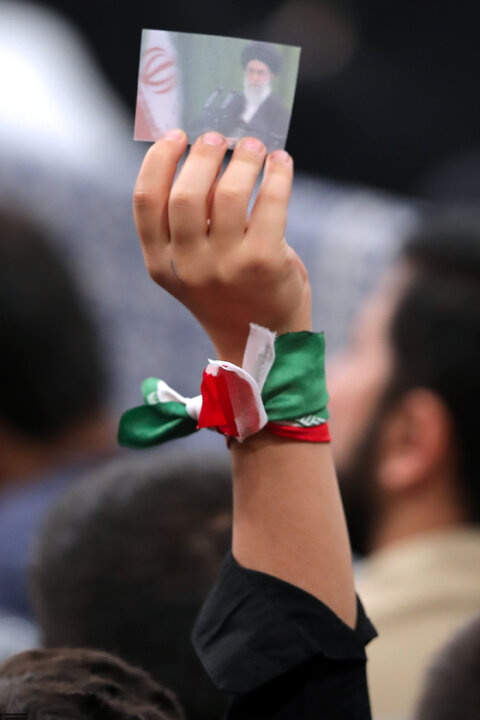 دیدار دانش‌آموزان و دانشجویان با رهبر انقلاب