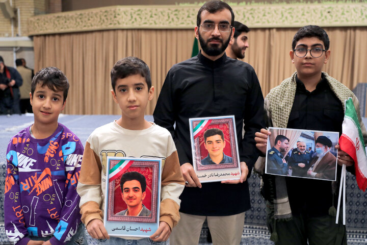 دیدار دانش‌آموزان و دانشجویان با رهبر انقلاب