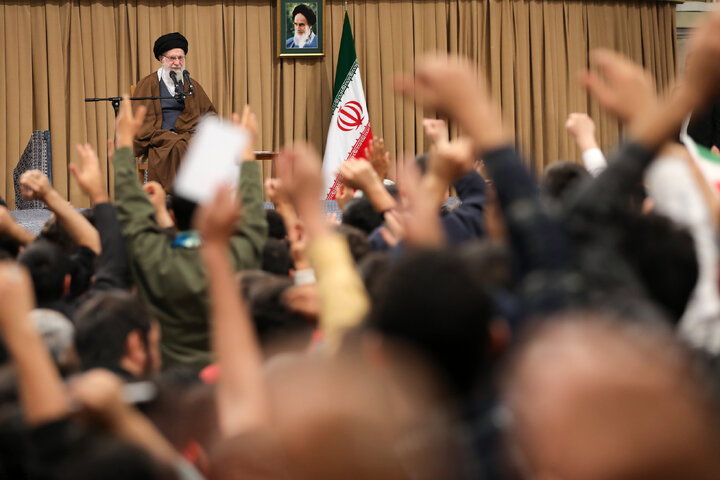 دیدار دانش‌آموزان و دانشجویان با رهبر انقلاب