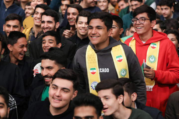 دیدار دانش‌آموزان و دانشجویان با رهبر انقلاب