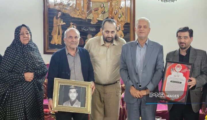 تکریم خانواده شهدا، رسالت فرهنگی و اجتماعی مدیریت شهری است