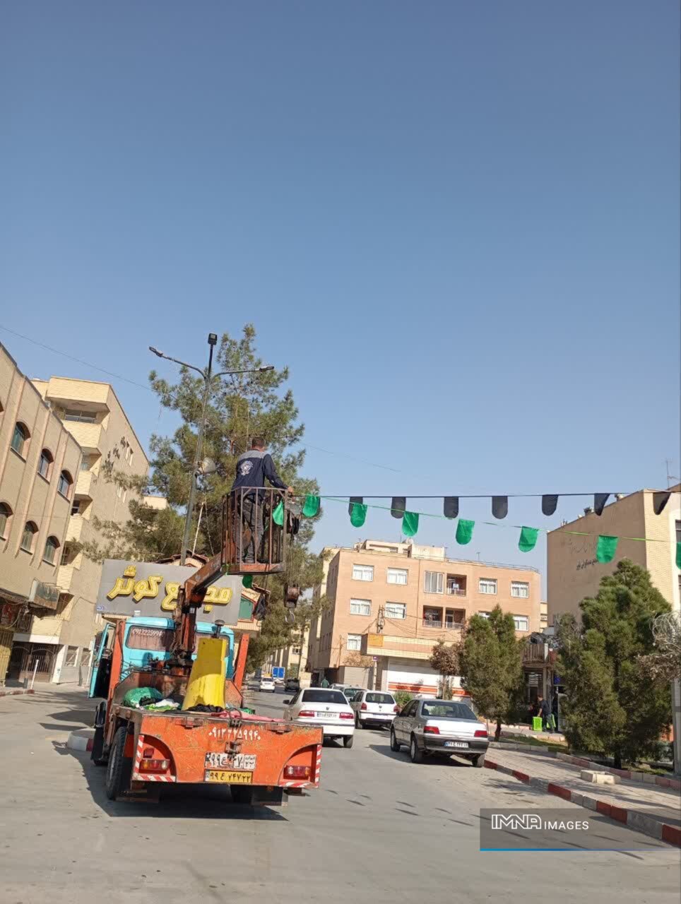 معابر و محلات منطقه ۷ به مناسبت ایام فاطمیه سیاهپوش میشود