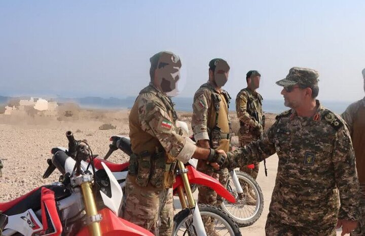 تنگسیری: مردان پولادین خلیج فارس دشمن را سر جایش خواهند نشاند