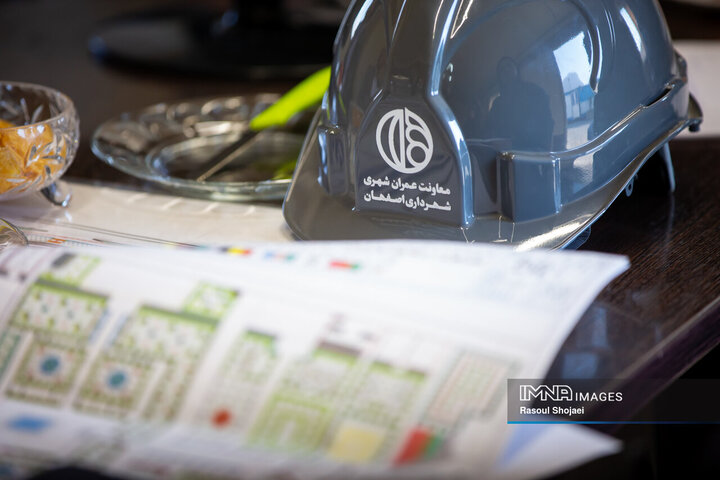 بازدید نائب رئیس شورای شهر و شهردار اصفهان از پروژه باغ مشاهیر