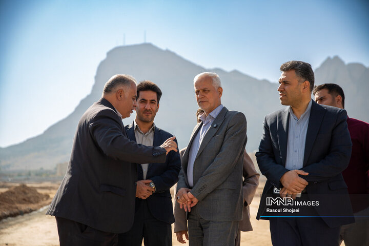 بازدید نائب رئیس شورای شهر و شهردار اصفهان از پروژه باغ مشاهیر