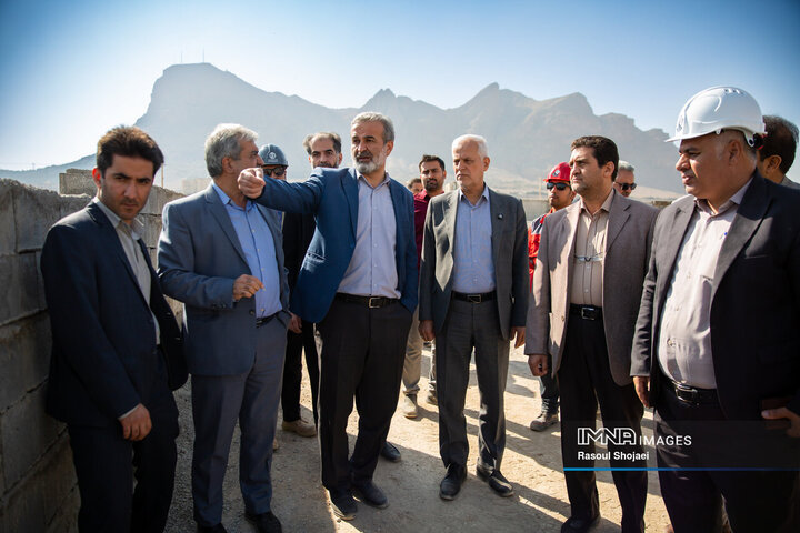 بازدید نائب رئیس شورای شهر و شهردار اصفهان از پروژه باغ مشاهیر