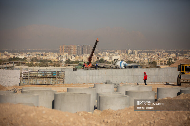 بازدید نائب رئیس شورای شهر و شهردار اصفهان از پروژه باغ مشاهیر